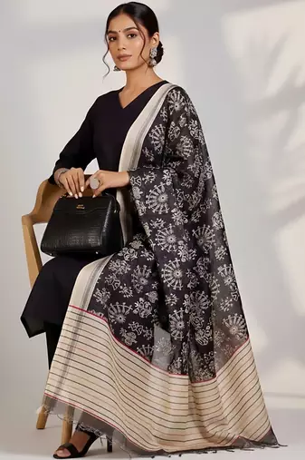 Women Ethnic Motifs Regular Kurta with Trousers & With Dupatta