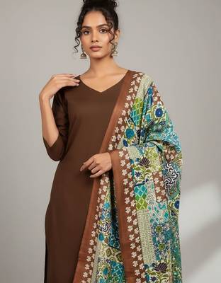 Women Ethnic Motifs Regular Kurta with Trousers & With Dupatta 4