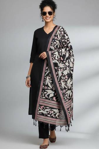 Women Ethnic Motifs Regular Kurta with Trousers & With Dupatta