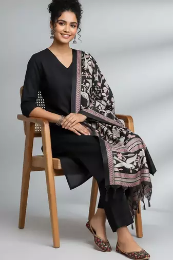 Women Ethnic Motifs Regular Kurta with Trousers & With Dupatta