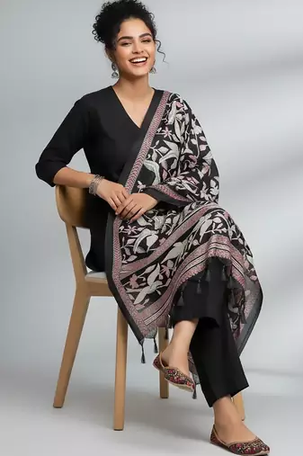 Women Ethnic Motifs Regular Kurta with Trousers & With Dupatta
