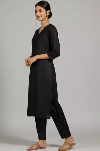Women Floral Regular Kurta with Trousers & With Dupatta