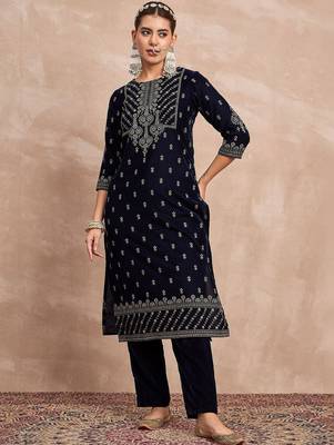 Women Ethnic Motifs Embroidered Regular Thread Work Velvet Kurta with Trousers & With Dupatta 5