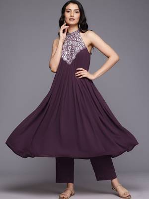 Women Ethnic Motifs Embroidered Regular Thread Work Silk Georgette Kurta with Trousers 4