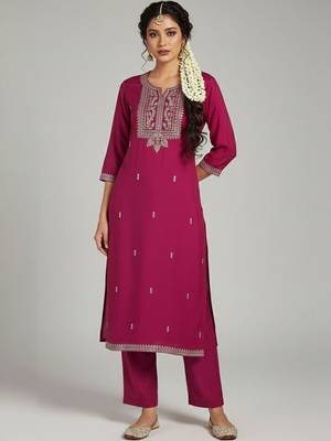 Women Ethnic Motifs Embroidered Regular Thread Work Kurta with Trousers 1