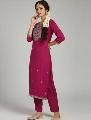 Women Ethnic Motifs Embroidered Regular Thread Work Kurta with Trousers 3