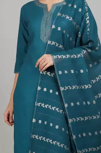 Women Ethnic Motifs Embroidered Regular Thread Work Kurta with Trousers & With Dupatta