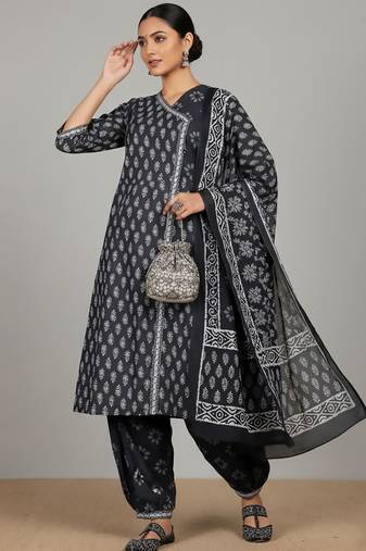Women Ethnic Motifs Printed Angrakha Kurta with Patiala & With Dupatta
