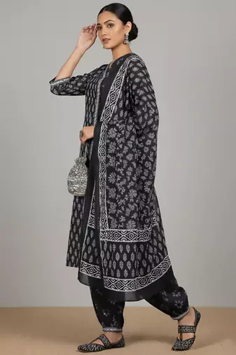 Women Ethnic Motifs Printed Angrakha Kurta with Patiala & With Dupatta