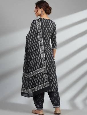 Women Ethnic Motifs Printed Angrakha Kurta with Patiala & With Dupatta 4
