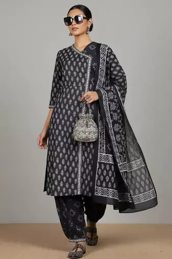 Women Ethnic Motifs Printed Angrakha Kurta with Patiala & With Dupatta