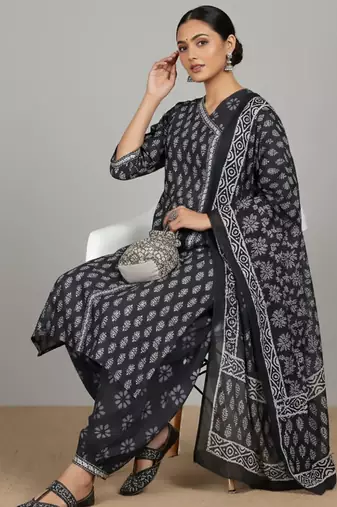 Women Ethnic Motifs Printed Angrakha Kurta with Patiala & With Dupatta