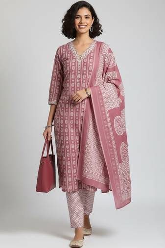 Women Ethnic Motifs Printed Regular Kurta with Trousers & With Dupatta
