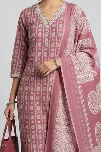 Women Ethnic Motifs Printed Regular Kurta with Trousers & With Dupatta