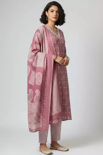 Women Ethnic Motifs Printed Regular Kurta with Trousers & With Dupatta
