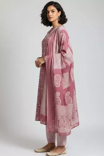 Women Ethnic Motifs Printed Regular Kurta with Trousers & With Dupatta