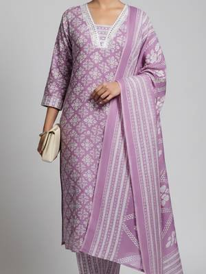 Women Floral Printed Regular Kurta with Trousers & With Dupatta 2