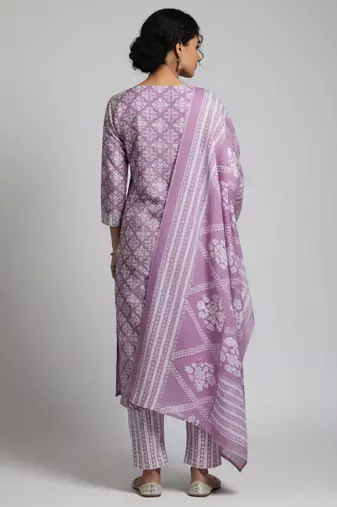 Women Floral Printed Regular Kurta with Trousers & With Dupatta