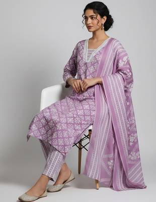 Women Floral Printed Regular Kurta with Trousers & With Dupatta 7
