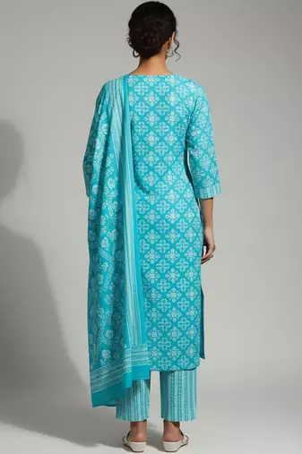Women Printed Regular Kurta with Trousers & With Dupatta