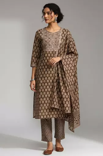 Women Ethnic Motifs Printed Regular Thread Work Kurta with Trousers & With Dupatta