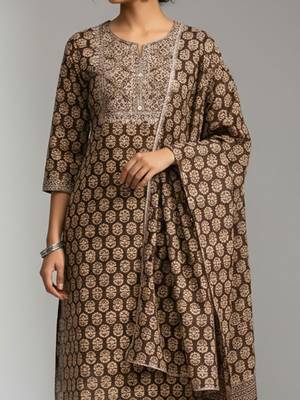 Women Ethnic Motifs Printed Regular Thread Work Kurta with Trousers & With Dupatta 2