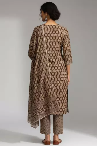 Women Ethnic Motifs Printed Regular Thread Work Kurta with Trousers & With Dupatta