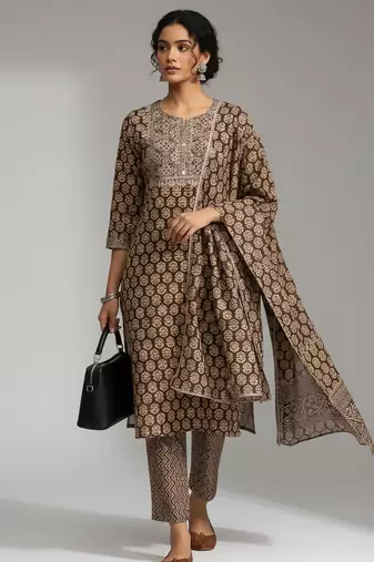 Women Ethnic Motifs Printed Regular Thread Work Kurta with Trousers & With Dupatta
