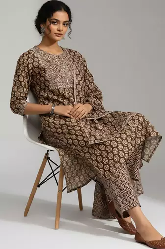 Women Ethnic Motifs Printed Regular Thread Work Kurta with Trousers & With Dupatta