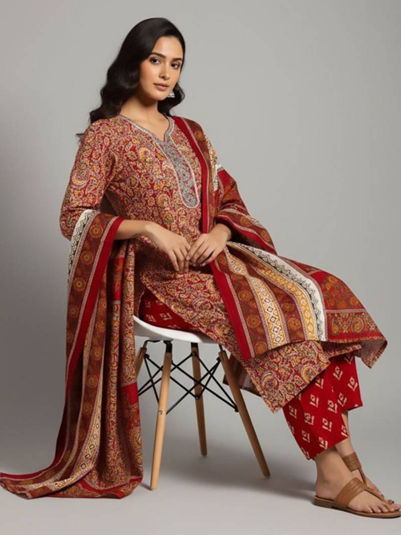 Women Ethnic Motifs Printed Regular Kurta with Trousers & With Dupatta