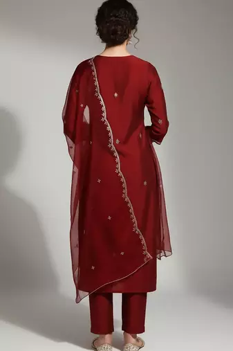 Women Ethnic Motifs Embroidered Regular Thread Work Kurta with Trousers & With Dupatta