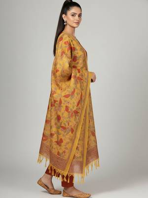 Women Floral Regular Kurta with Trousers & With Dupatta 3