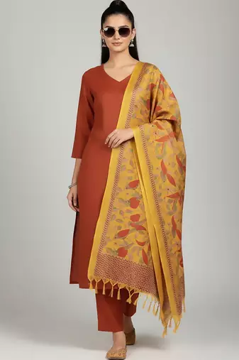 Women Floral Regular Kurta with Trousers & With Dupatta