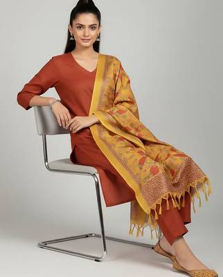 Women Floral Regular Kurta with Trousers & With Dupatta 7