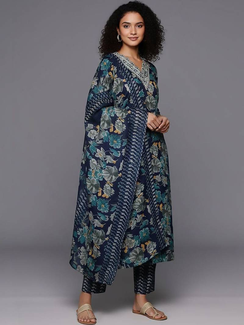 Women Floral Printed Regular Thread Work Kurta with Trousers & With Dupatta