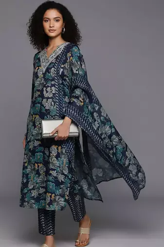 Women Floral Printed Regular Thread Work Kurta with Trousers & With Dupatta