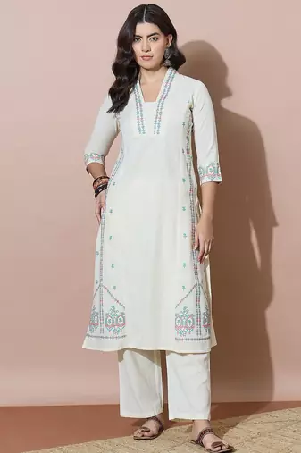 Women Ethnic Motifs Embroidered Regular Thread Work Kurta with Trousers