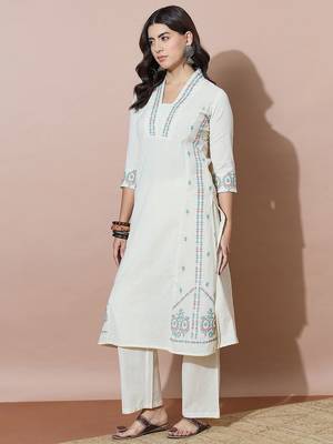 Women Ethnic Motifs Embroidered Regular Thread Work Kurta with Trousers 5