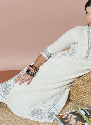 Women Ethnic Motifs Embroidered Regular Thread Work Kurta with Trousers 7