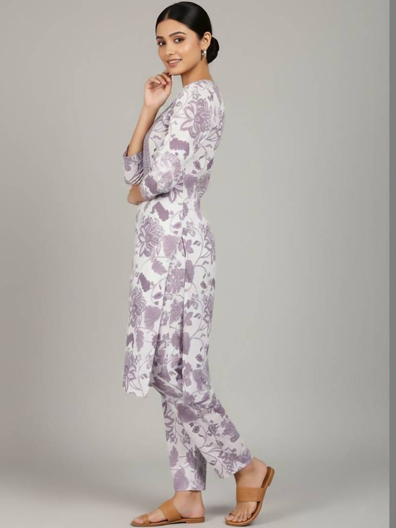 Women Floral Printed Regular Kurta with Trousers