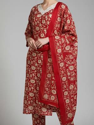 Women Floral Printed Regular Kurta with Trousers & With Dupatta 3