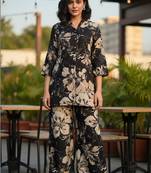 Women Floral Printed Regular Kurta with Trousers