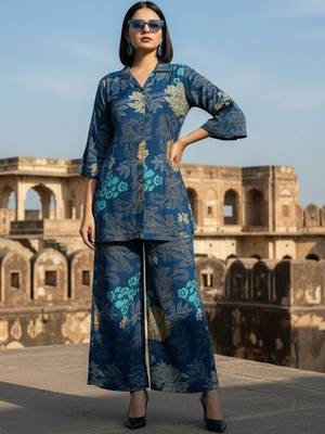 Women Floral Printed Regular Kurta with Palazzos 1