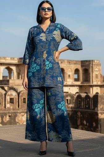 Women Floral Printed Regular Kurta with Palazzos