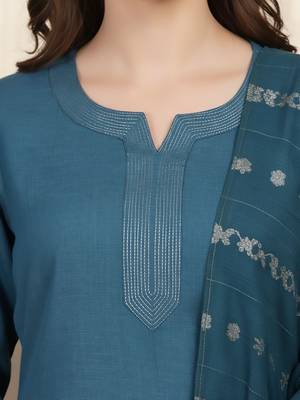 Notch Neck Straight Kurta With Trousers & Dupatta 2