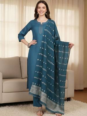 Notch Neck Straight Kurta With Trousers & Dupatta 3