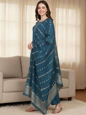 Notch Neck Straight Kurta With Trousers & Dupatta 4