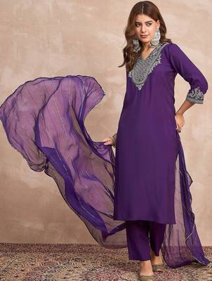 Ethnic Motifs Yoke Design Thread Work Straight Kurta With Trousers & Dupatta 4