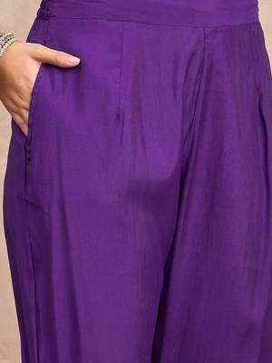 Floral Embroidered V-Neck Thread Work Straight Kurta With Trousers And Dupatta 5