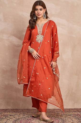 Women Ethnic Motifs Embroidered Regular Kurta & Trousers With Dupatta